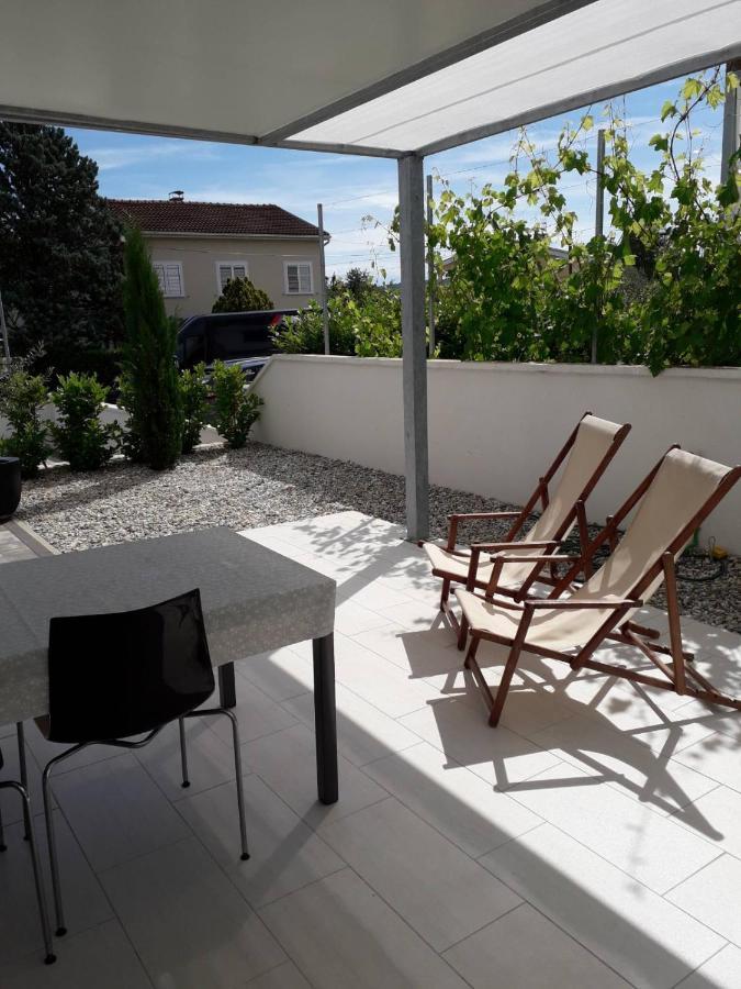 Apartment White Vantacici Luaran gambar