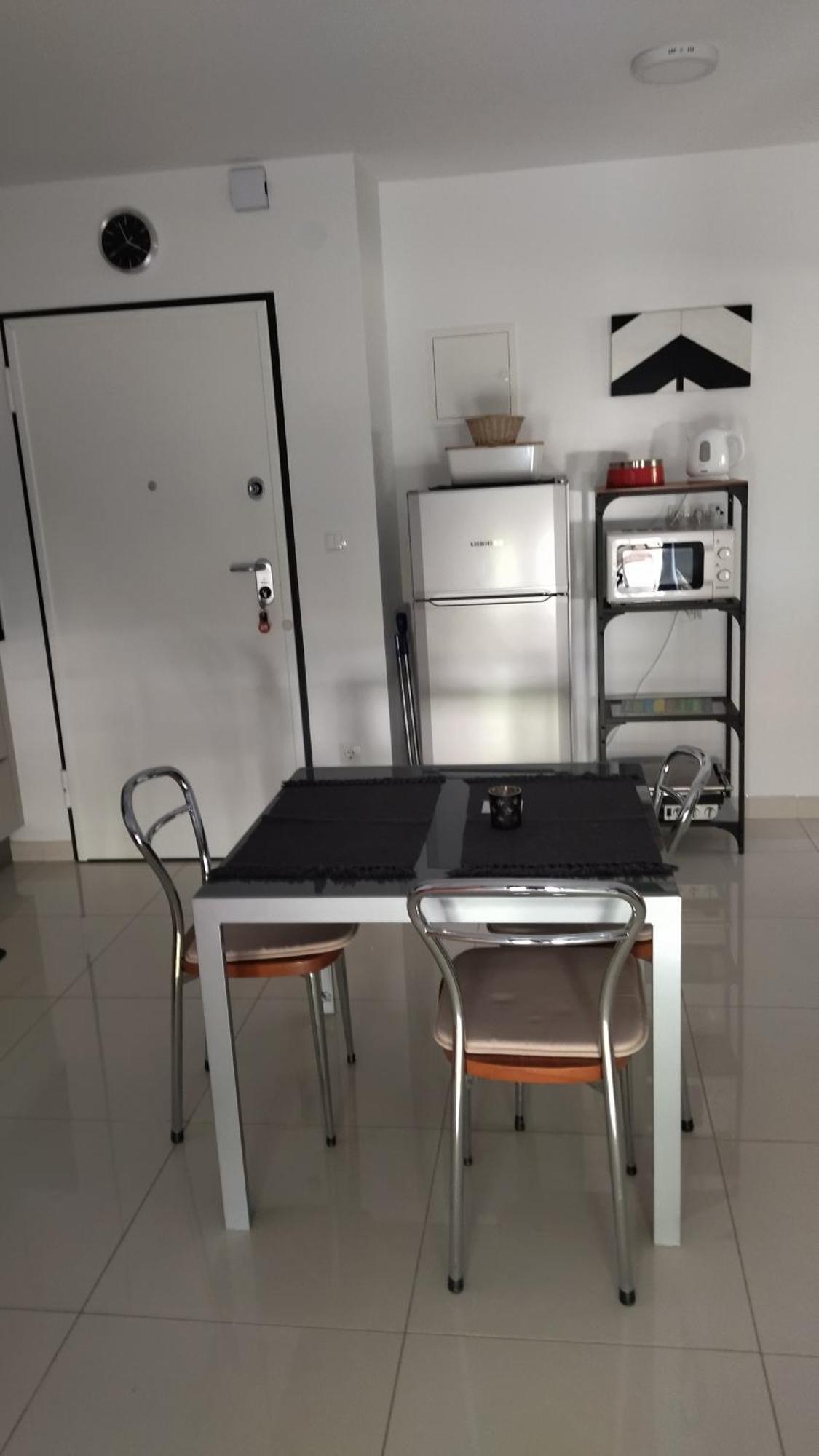 Apartment White Vantacici Luaran gambar