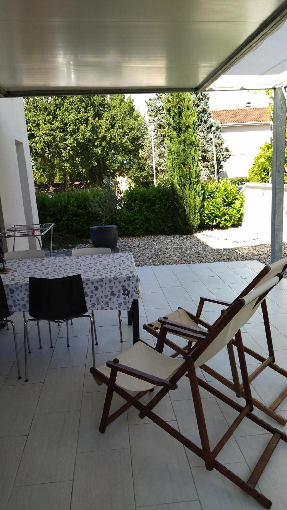 Apartment White Vantacici Luaran gambar