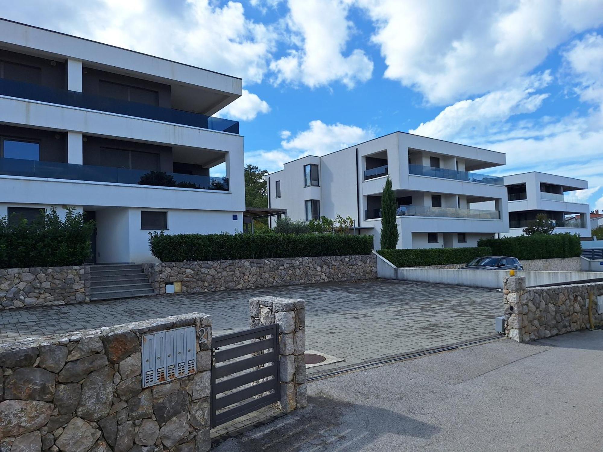 Apartment White Vantacici Luaran gambar
